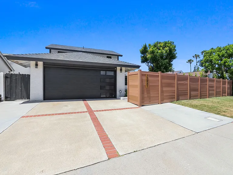 23981 Crescent Rd — Photo 2