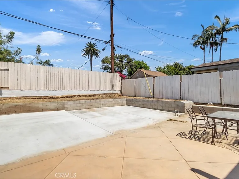 16433 Kingsbury St — Photo 25