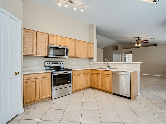 5th image of 3639 E Baranca Ct