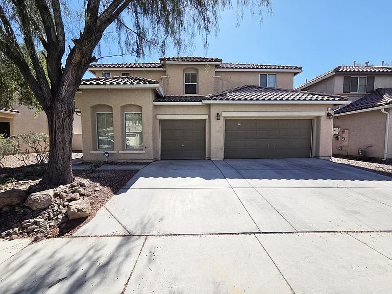 5516 Grey Pointe St — Photo 1