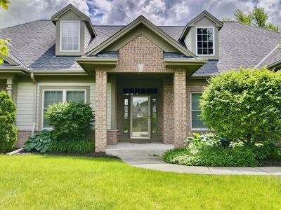 7635 West Kings Crossing WAY, Mequon, WI, 53097