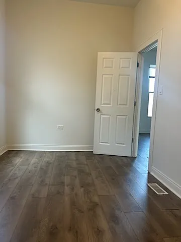 3 bed, 1100 sqft, $1,700 — Photo 4