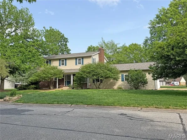 1034 Raymond Dr, Red Bud, IL 62278