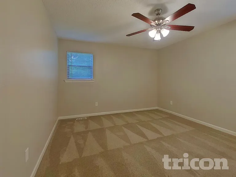 17 Paces Meadows Dr — Photo 5
