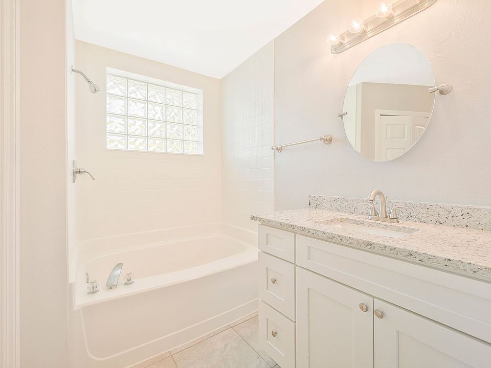 1st image of 5554 Regal Oak Cir
