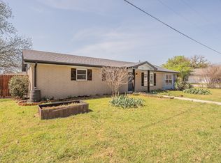 302 E Washington St, Alvord, TX 76225