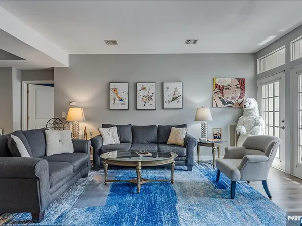 8205 Harcourt Rd #8205, Clifton, NJ 07013