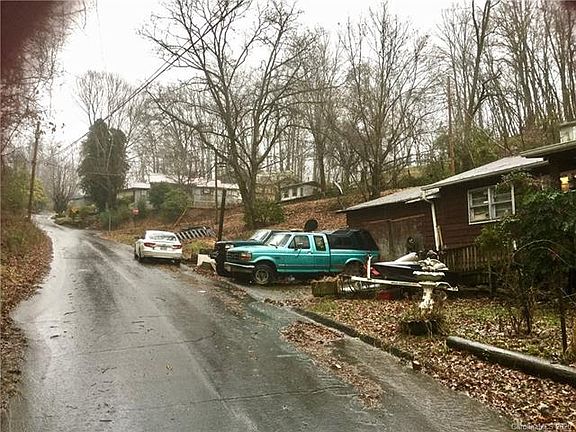 3rd image of 68 Yarborough St