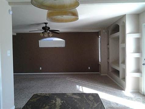 4th image of 316 Emerald Woods St