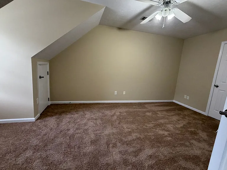303 Hazelnut Dr — Photo 8
