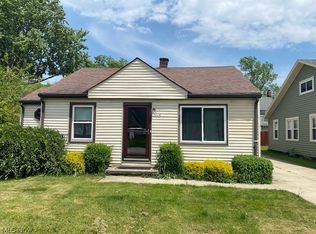 1856 Elm Dr, Ashtabula, OH 44004