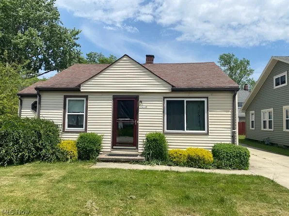 1856 Elm Dr, Ashtabula, OH 44004