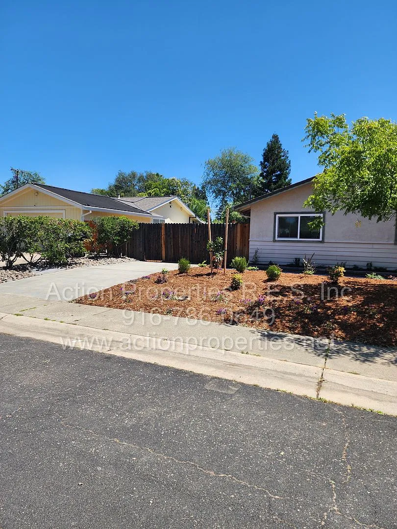 Building Photo - 1505 Gregory Way
