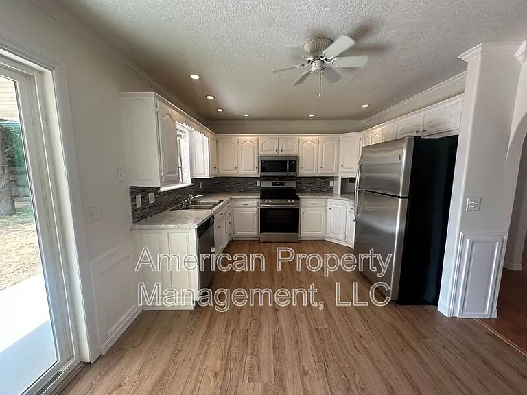3812 S Dogwood Ave — Photo 3