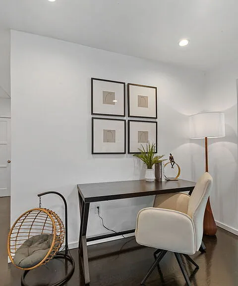 4460 Stansbury Ave — Photo 21