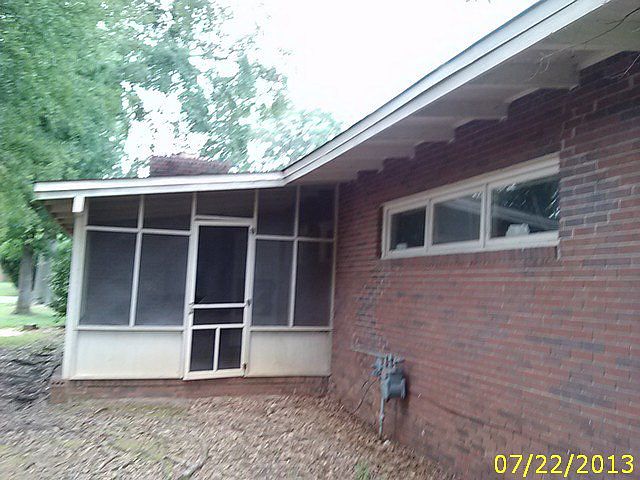 Rear 1 - Screened-in Porch
