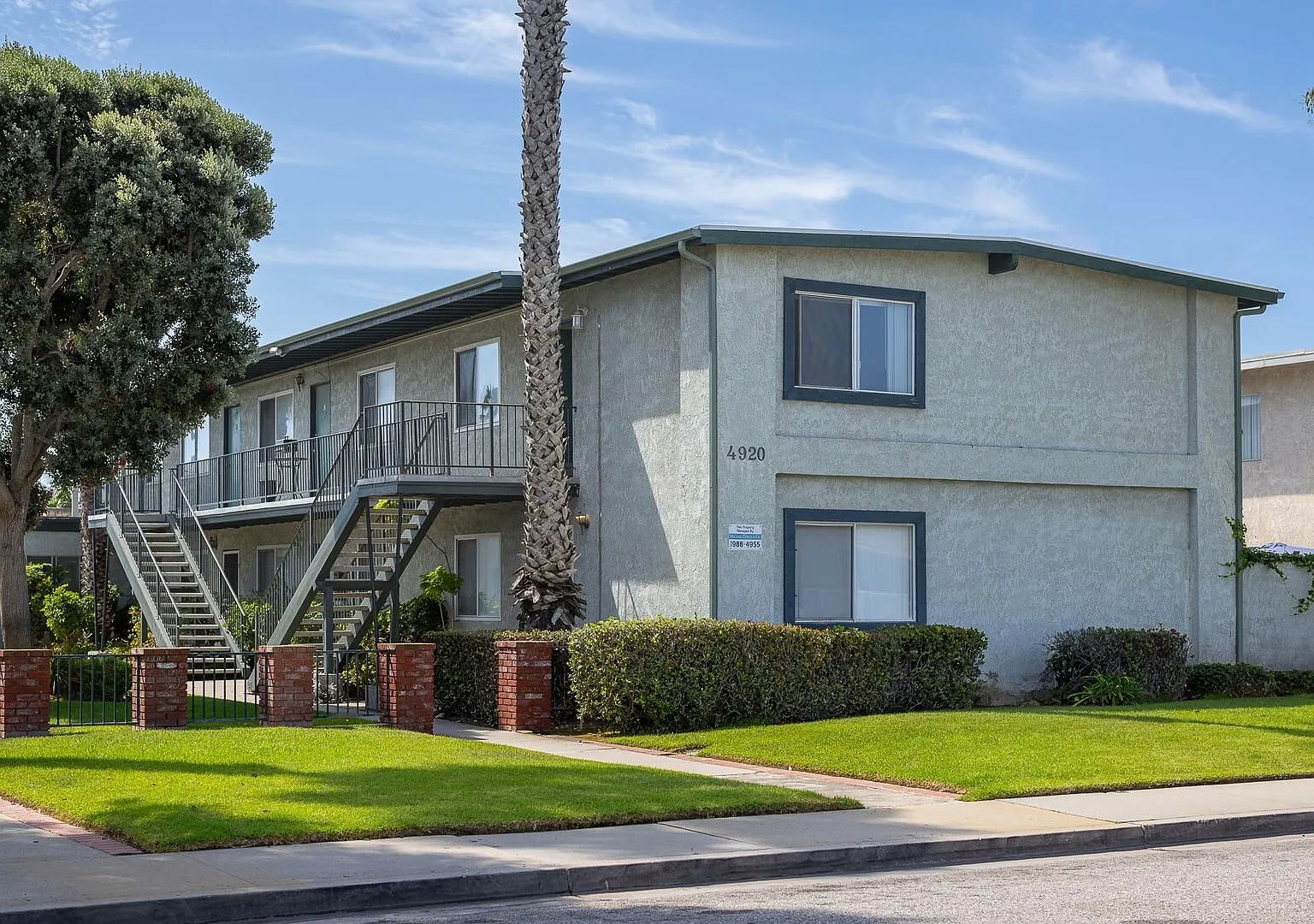 2 Bedroom + 1 Bathroom Apartment | Oxnard Shores | Unfurnished — Photo 1