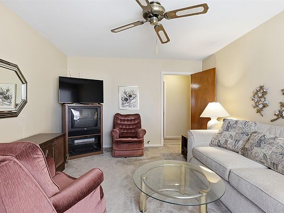 4th image of 5707 Waltrip St