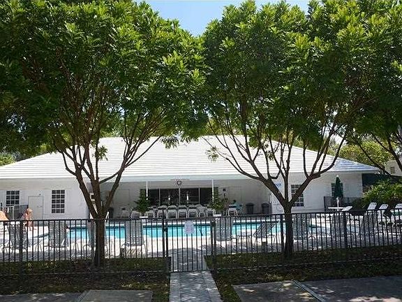 5th image of 6375 Bay Club Dr #A
