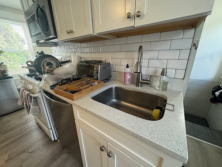 13 Quincy St #B — Photo 6