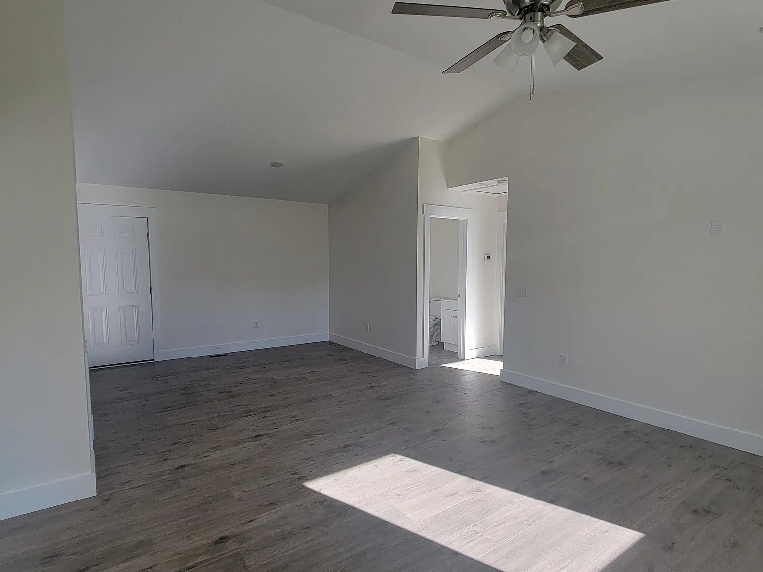 438 Storie Avenue - 1 — Photo 2