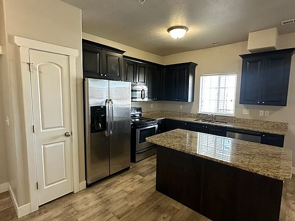 4th image of 1347 E Rosewood Ln APT 41