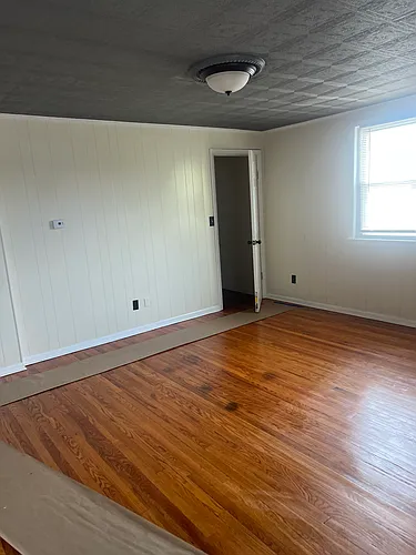 56 John Pl Photo 1