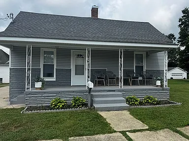 1425 S Oak St — exterior photo