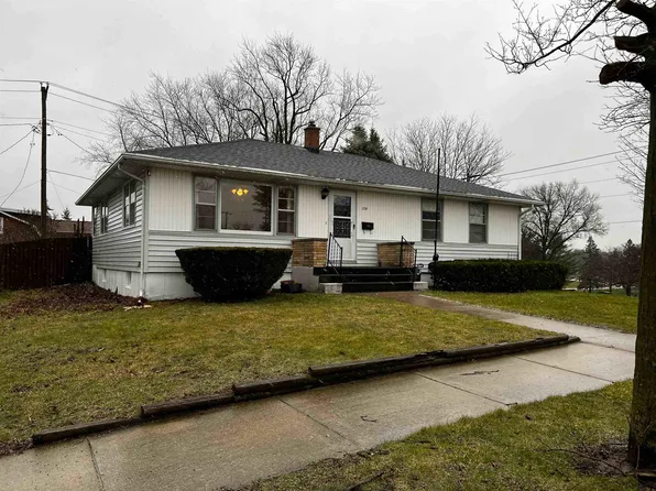 1714 28th Ave, Monroe, WI 53566