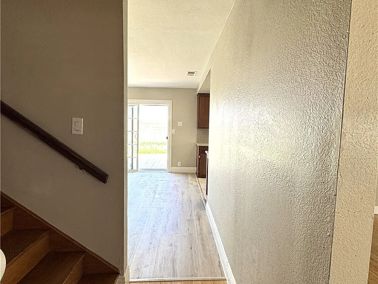 4037 S Ellesford Ave — Photo 15