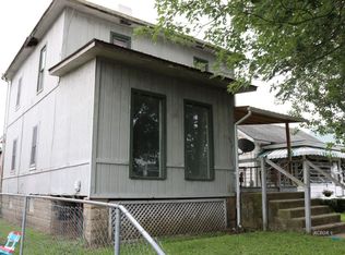 736 S 3rd Ave, Middleport, OH 45760