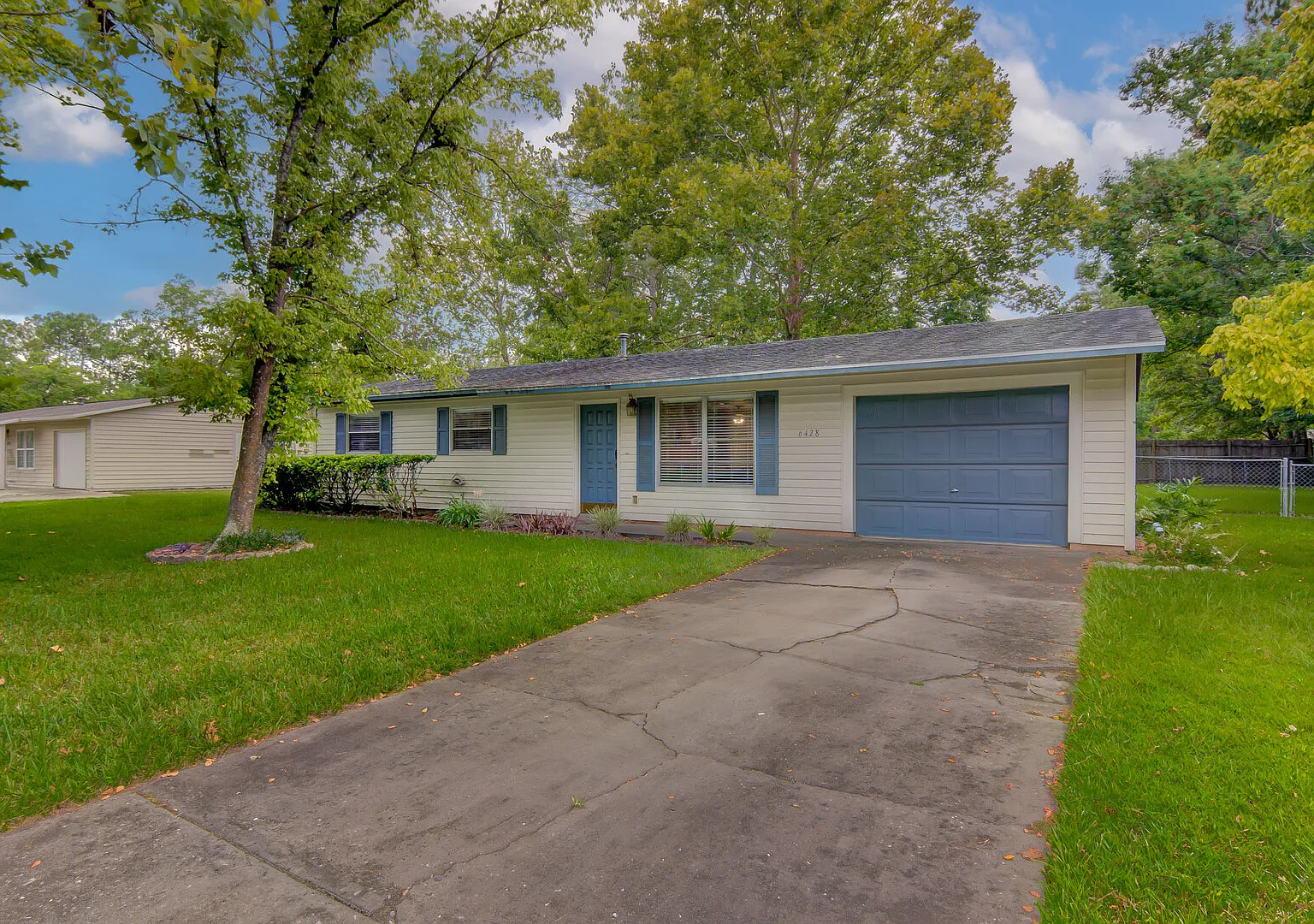Comfortable Home in North Gainesville — Photo 4