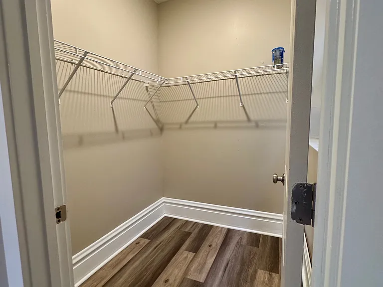 4139 Lafayette Ave #1W — Photo 13