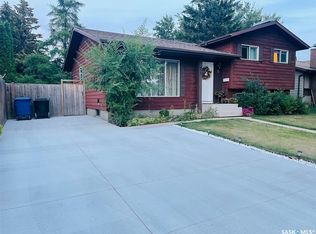 455 Kingsmere Blvd, Saskatoon, SK S7J3T9