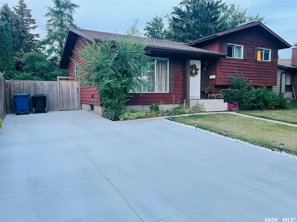 455 Kingsmere Boulevard, Saskatoon, SK S7J 3T9