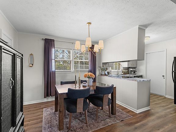 4th image of 710 Smith St