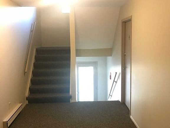 2nd image of 1421 Hawley Ave #4