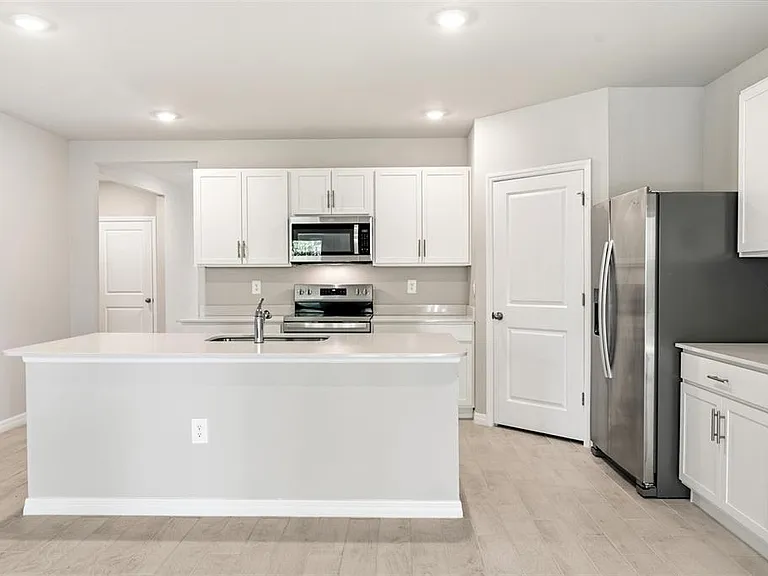 25222 Cadiz Dr — Photo 7