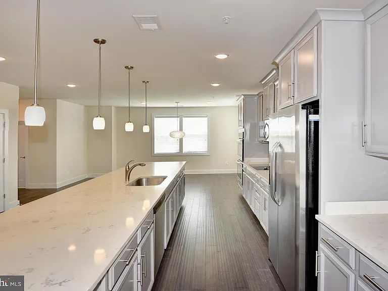 44858 Tiverton Sq — Photo 12