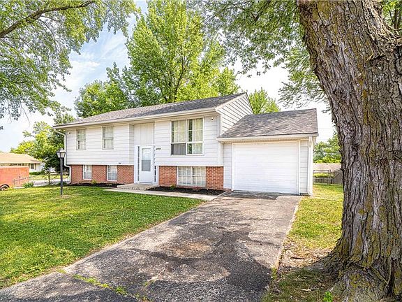 2nd image of 4708 Schoolside Ln