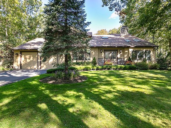 5th image of 9 Woodland Ct