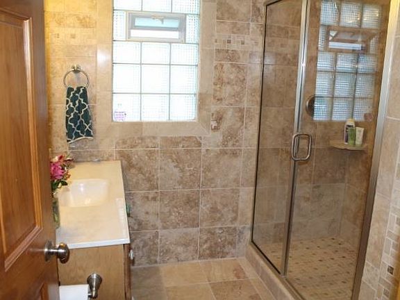 Lower full bath