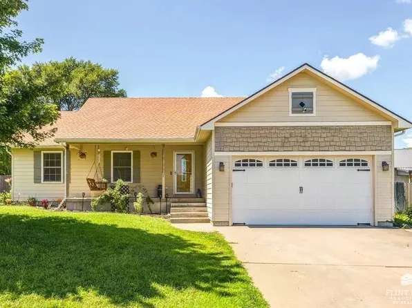 1109 Leprechaun Dr, Chapman, KS 67431