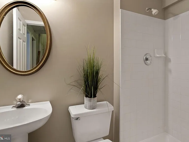 6213 Abbottsbury Row — Photo 21