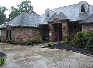 714 Stonewall Jackson Dr, Conroe, TX 77302