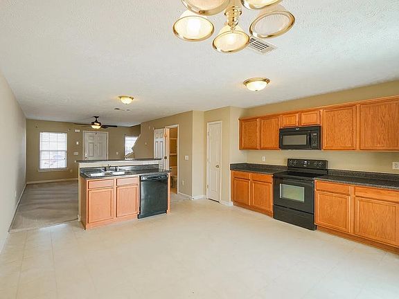 5th image of 322 Stewarts Landing Cir