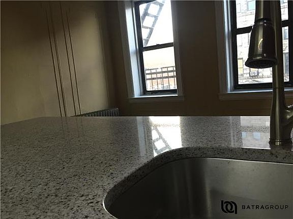 4th image of 48 Graham Ave #2E