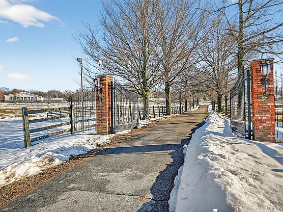 4th image of 285 Hill Road