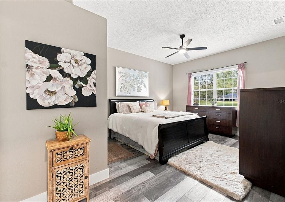 13540 Knotty Lane property interior