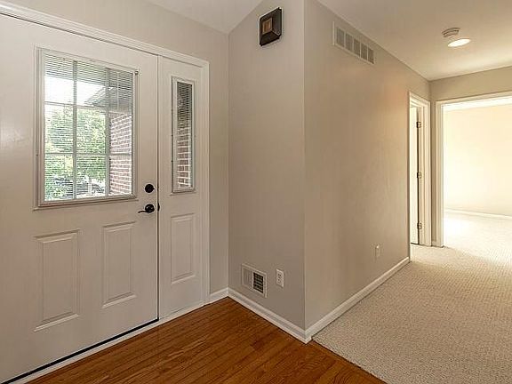 4th image of 7633 Pioneer Dr